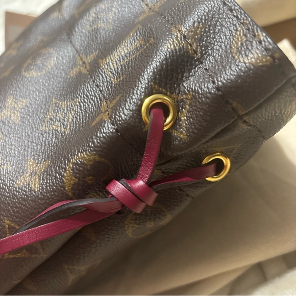 Louis Vuitton Noe Pouch Monogram Canvas - Picture 7 of 9